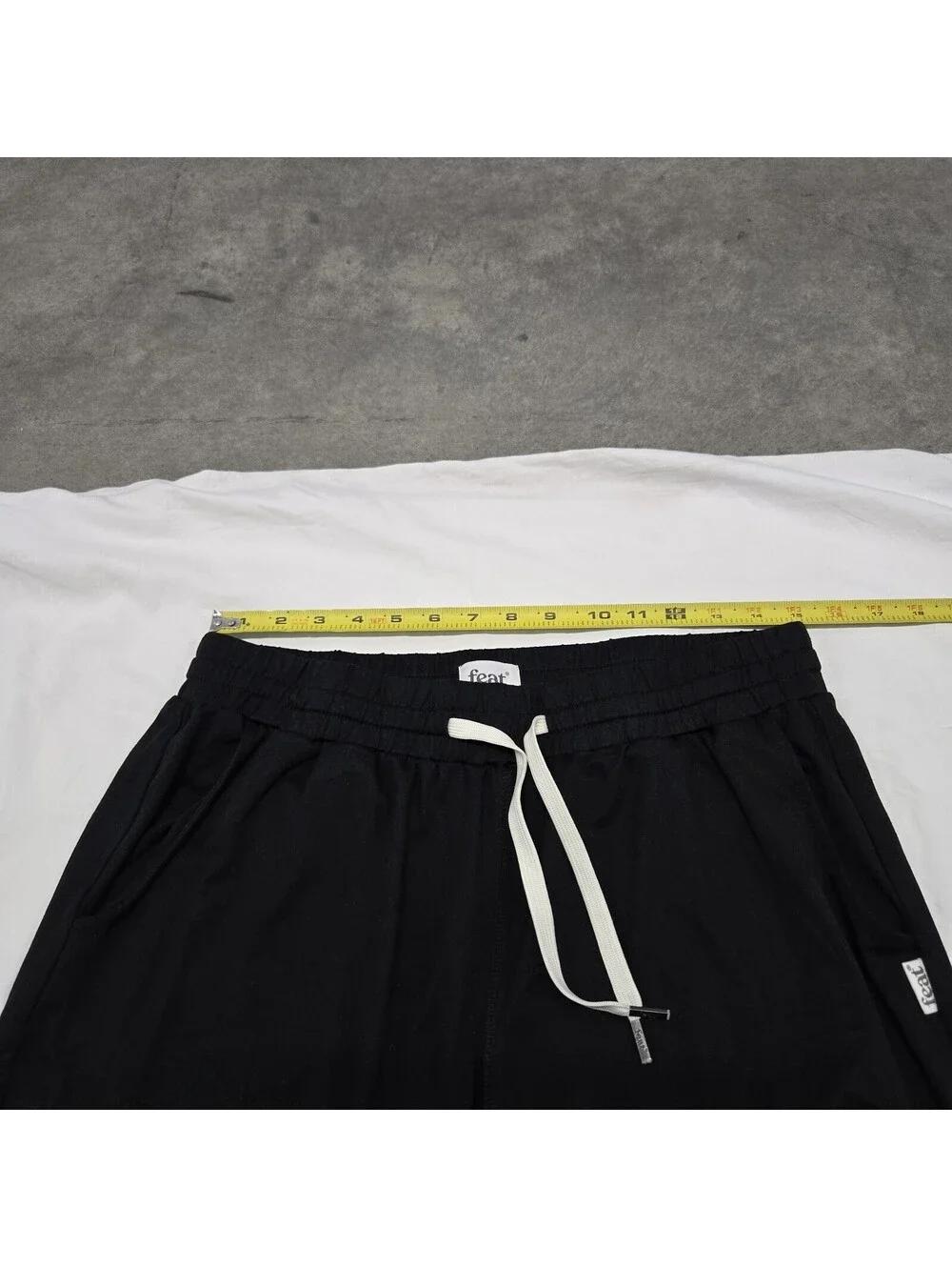 EUC Size MEDIUM Men's Feat Roam Performance Athletic Pants Black Zip Pockets